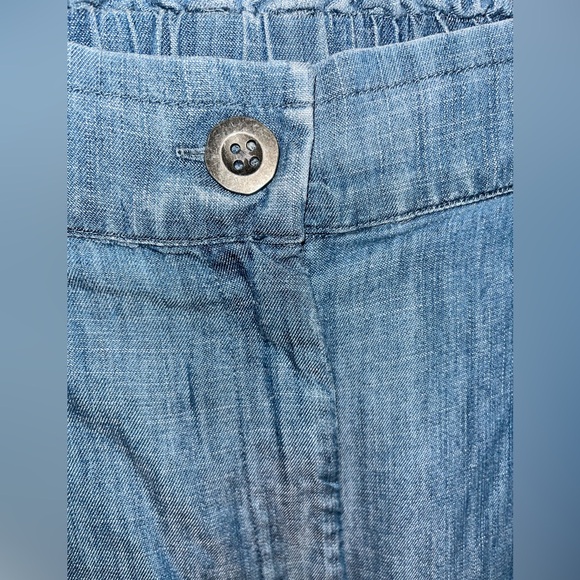 ARIAT Lightweight Shorts - Picture 3 of 8